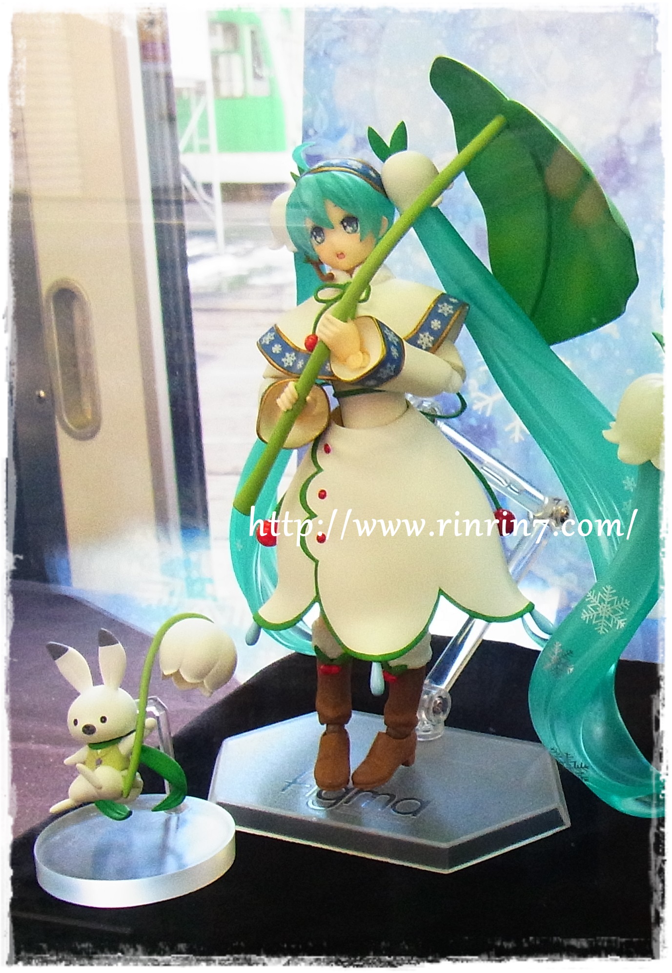 2015年雪ミク「ねんどろいど 雪ミク Snow Bell Ver.」「figma 雪ミク Snow Bell ver.」